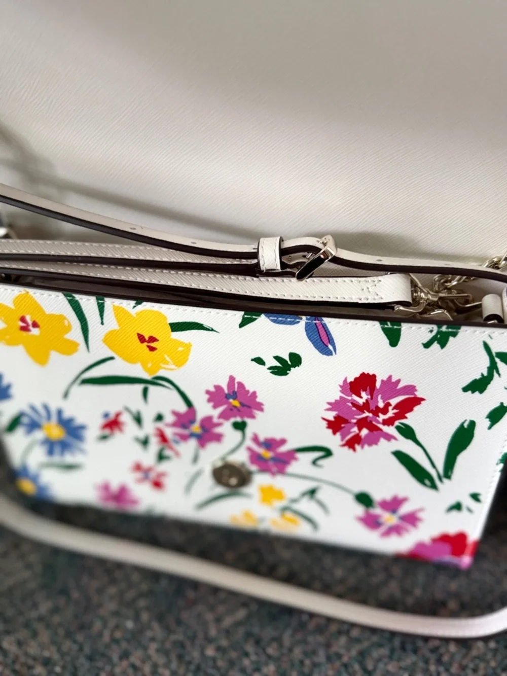 Kate Spade White Floral Crossbody & Matching Slide Sandals‎ 8.5